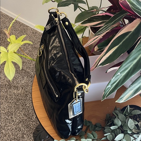 COACH Poppy Daisy Liquid Glass Hobo Patent Shoulder Bag EUC No. G1269-F20108 - Picture 6 of 15